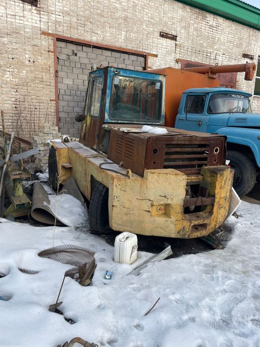 Вилочный погрузчик