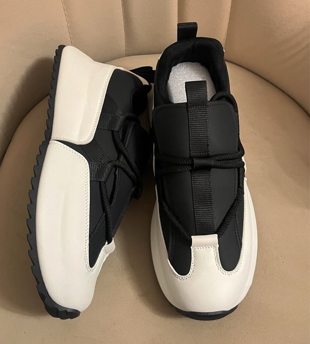 Продам новые Кроссовки