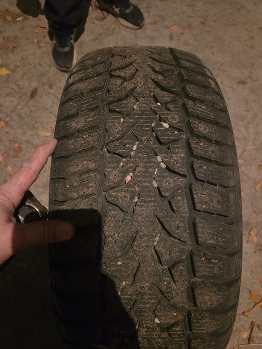 Продам авто шины зимние