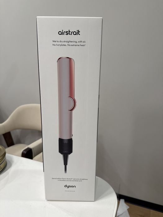 Dyson airstrait новый