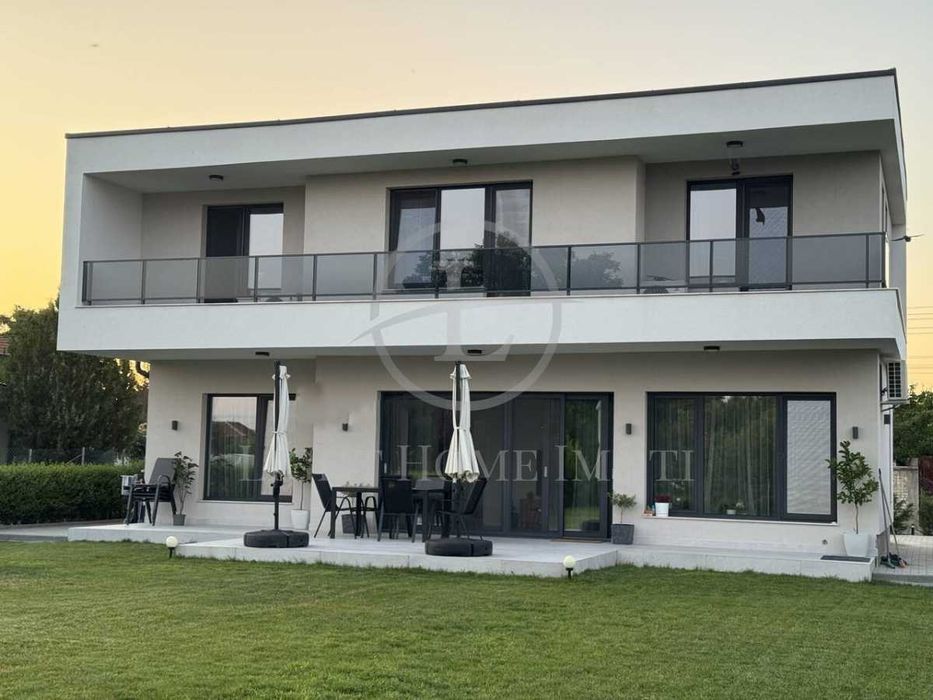 Продава се Къща в с. Бенковски, Област Пловдив - 205 кв.м за 1400 €/кв.м - Снимка #1