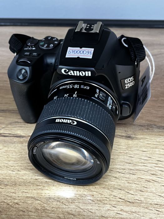 Фотоаппарат Canon EOS250D