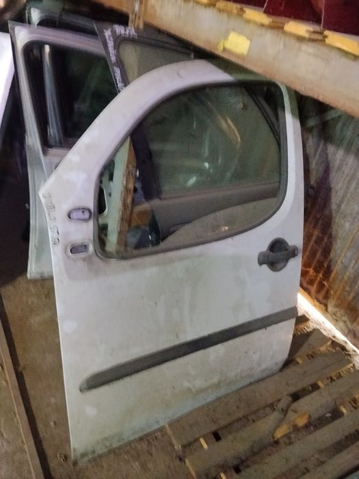 USA stanga fata Fiat doblo.