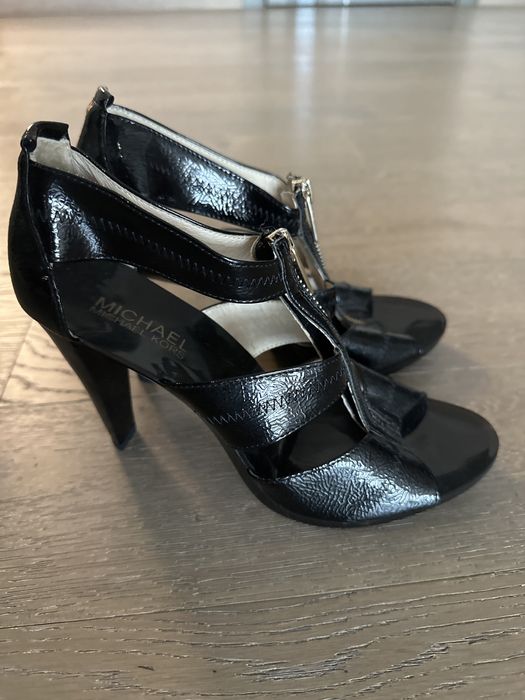 Новые босоножки Michael Kors