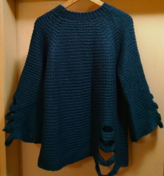 Бяла риза-туника;Зелена туника