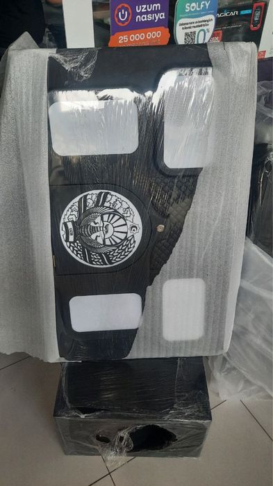 Damas potolok bar gerbli zvyozdnoe nebo ferrari lamborghini