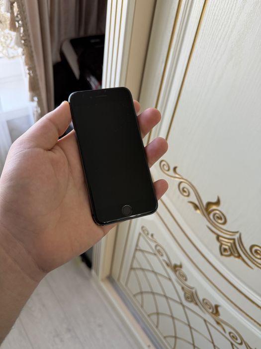 Продам Телефон iPhone 8 64Gb