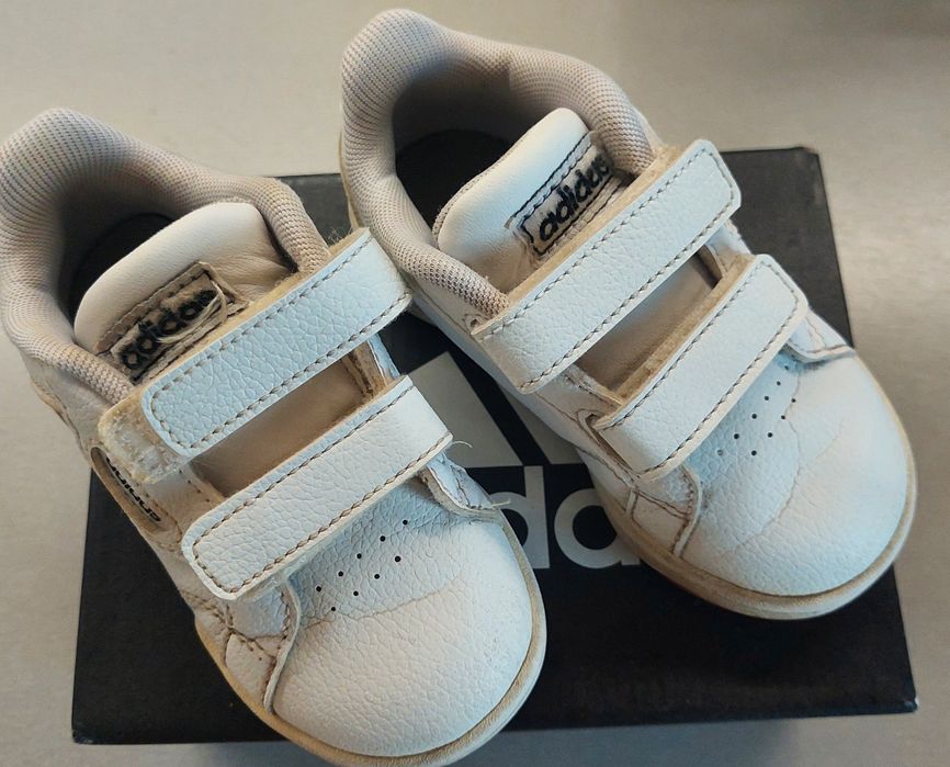 Маратонки Adidas 22 номер