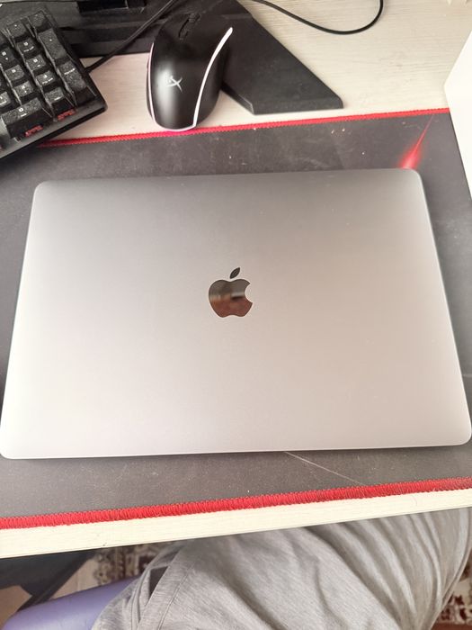 Продам Macbook air 2024