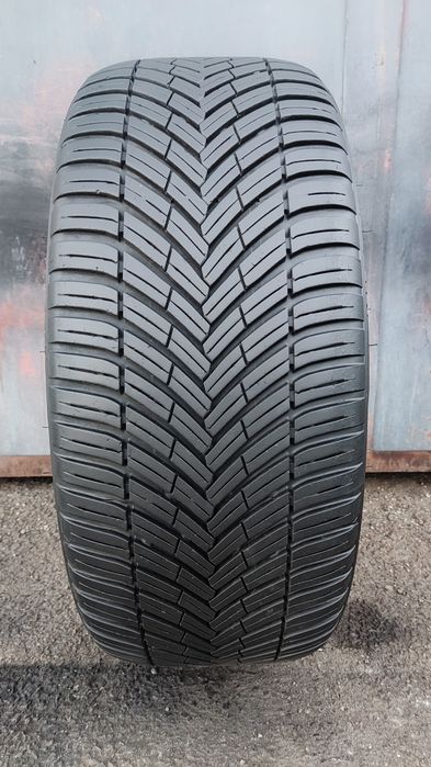 1брой  всесезонна гума 225/40/18 Toyo Celsius AS2
dot23
7.4mm
Много до