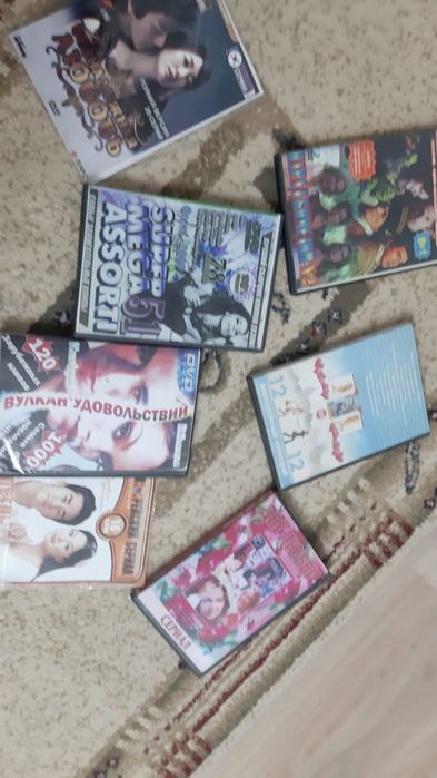 Кассеты и диски DVD