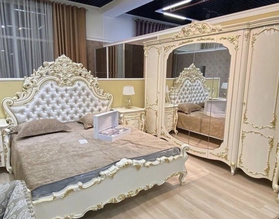 Спальный гарнитур «Королевские афины»