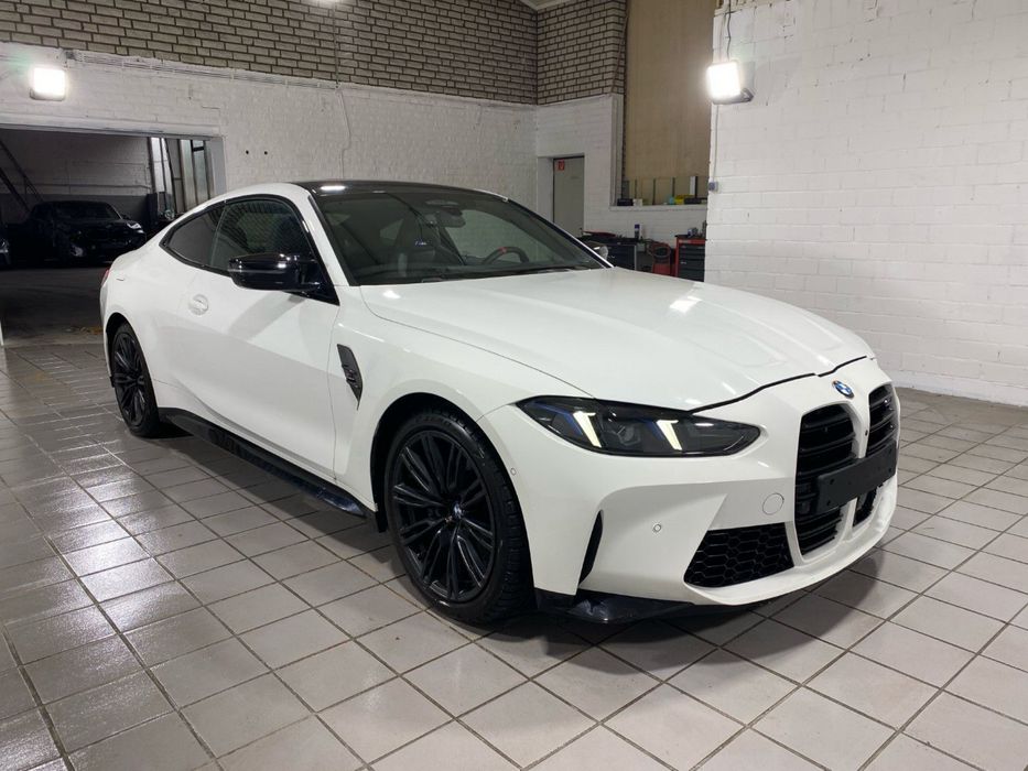 BMW M4 Competition продается с аукциона битых авто Германии