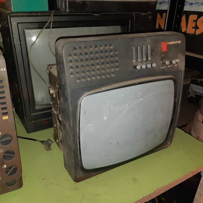 Стари модели телевизори