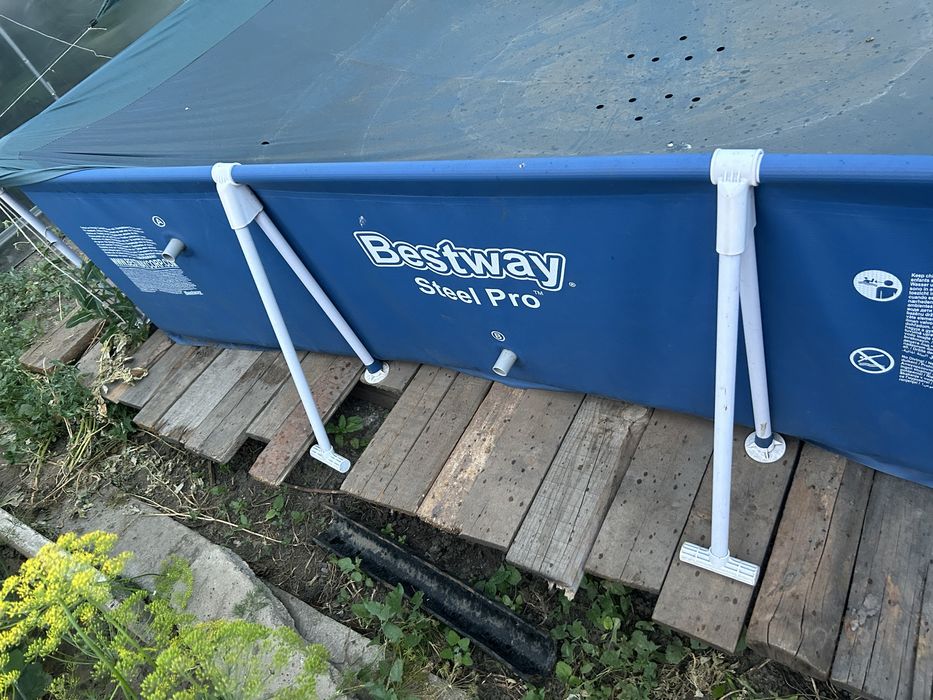 Продам бассейн в отличном состояний