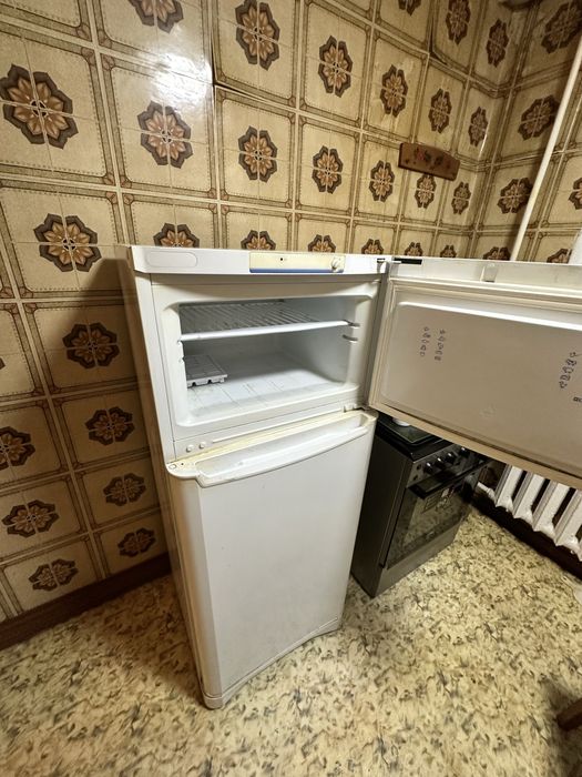 Продам холодильник! Indesit