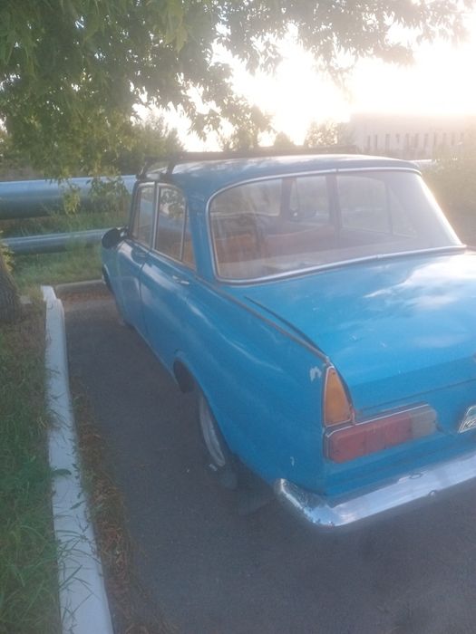 Машина Москвич-412