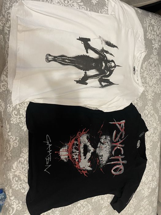 Само бартер дрехи на луда и призрак