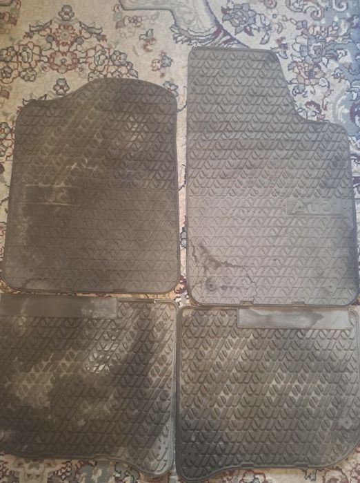 Продам коврики ауди с4