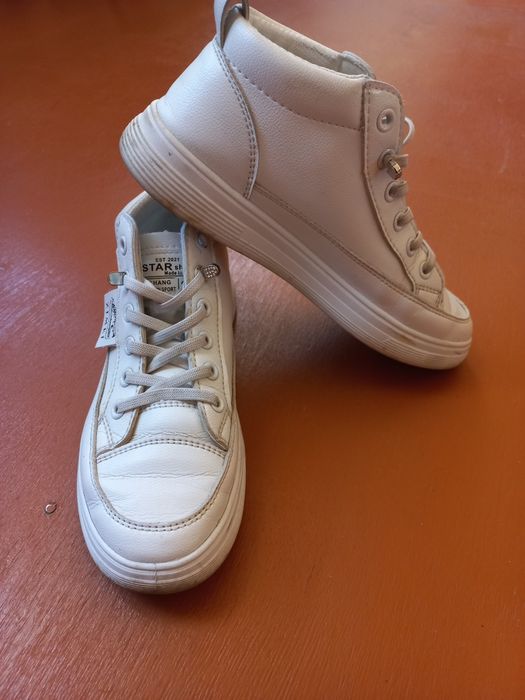 Спортивные кеды белые