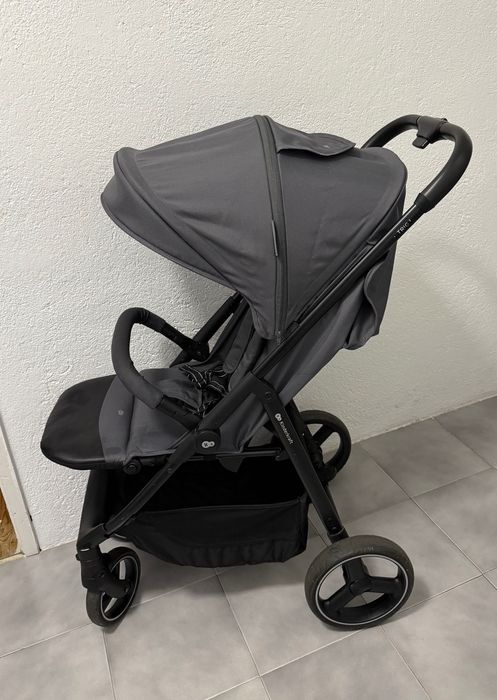 Kinderkraft количка