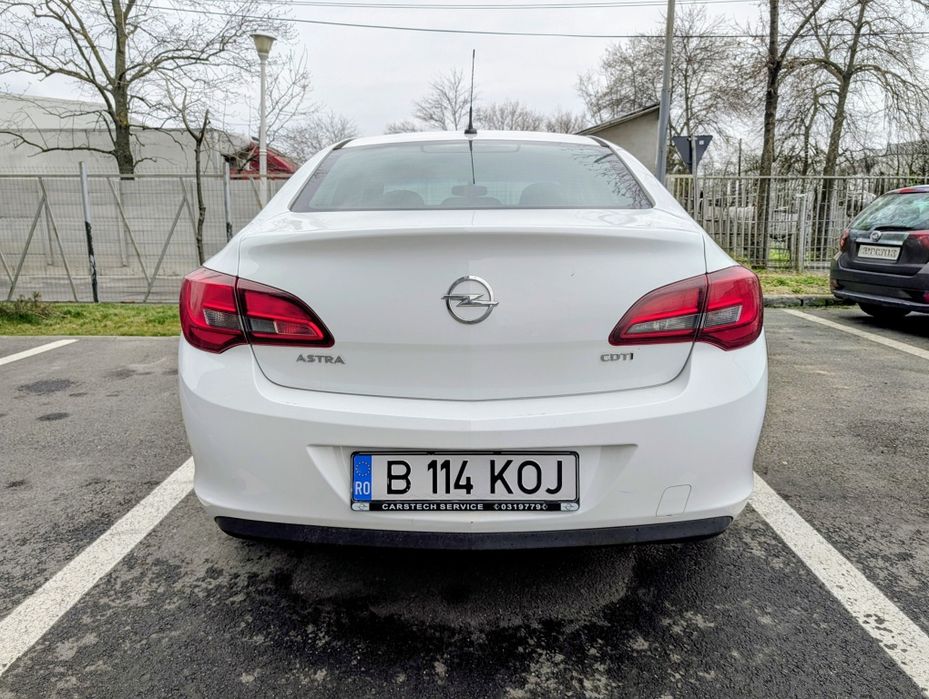 Opel Astra J Notchback,  1.7 CDTI, 110 CP,  2014