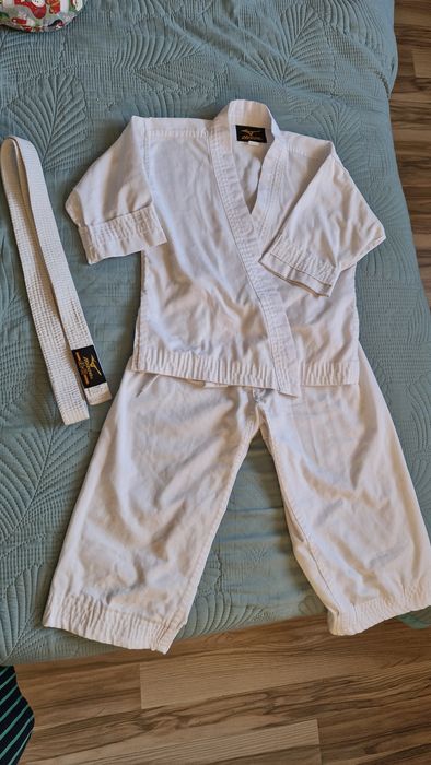 Продам Кимоно для каратэ