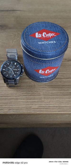 Продавам мъжки часовник