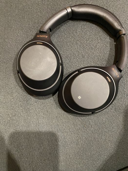 Продавам безжични слушалки Sony