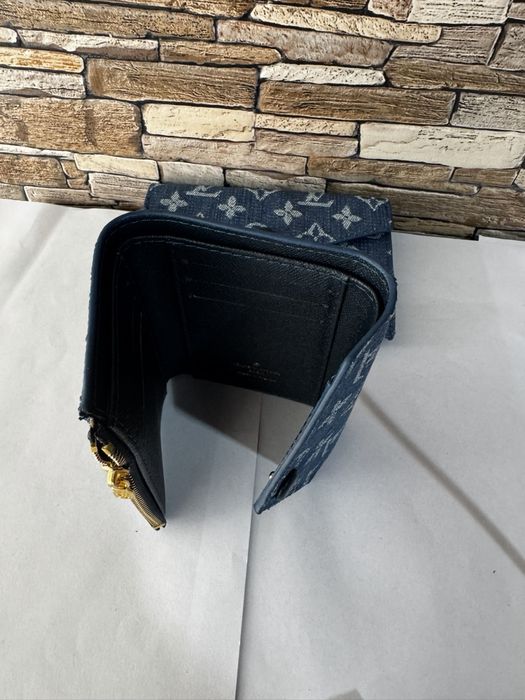 Портмонета Coach, Guess, LV