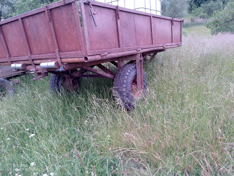 Vând trailer și remorca