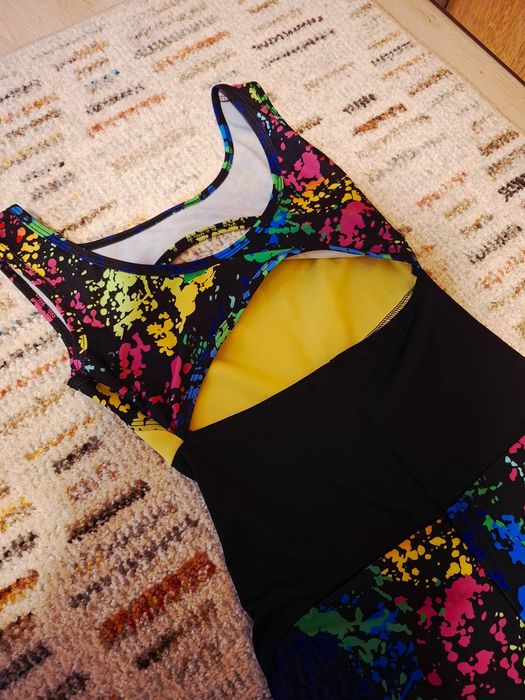 Цял дамски фитнес екип