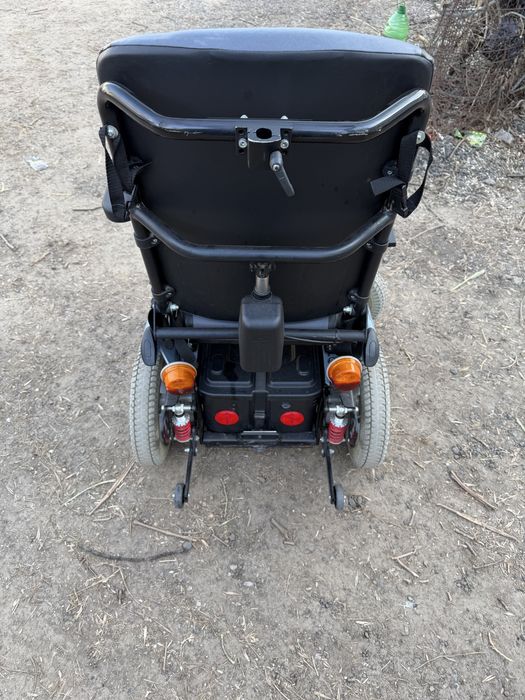 Carucior electric persoane dezabilitati