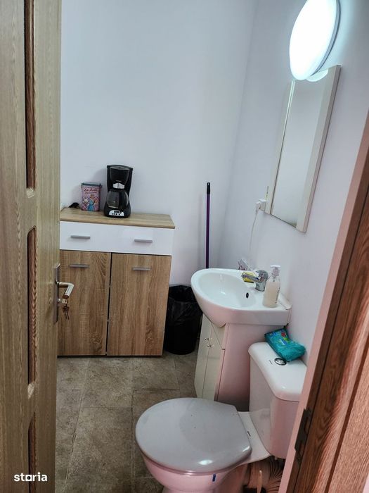 Casă rezidențială cu 9 camere, amplasare centrală