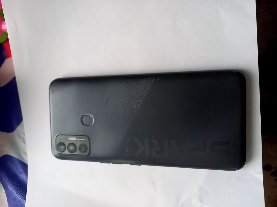 Продам телефон Tecno