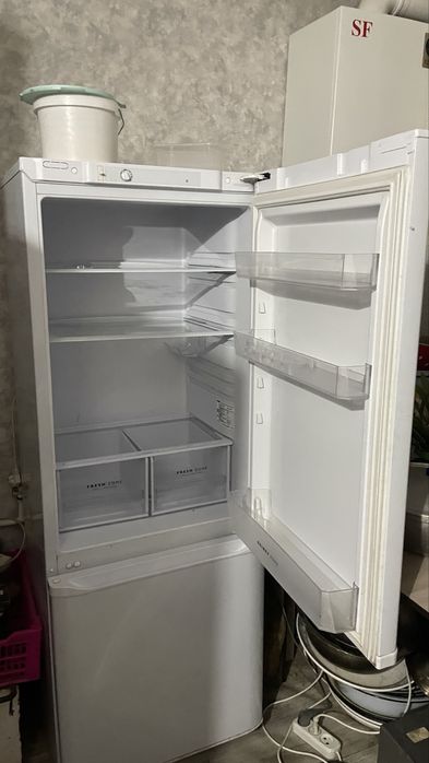 Холодильник Бирюса
