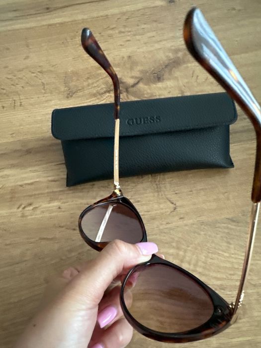 Дамски слънчеви очила Guess