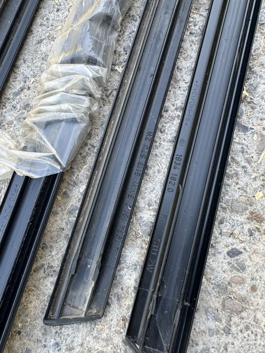 Оригинальные молдинги дверей БМВ Е34