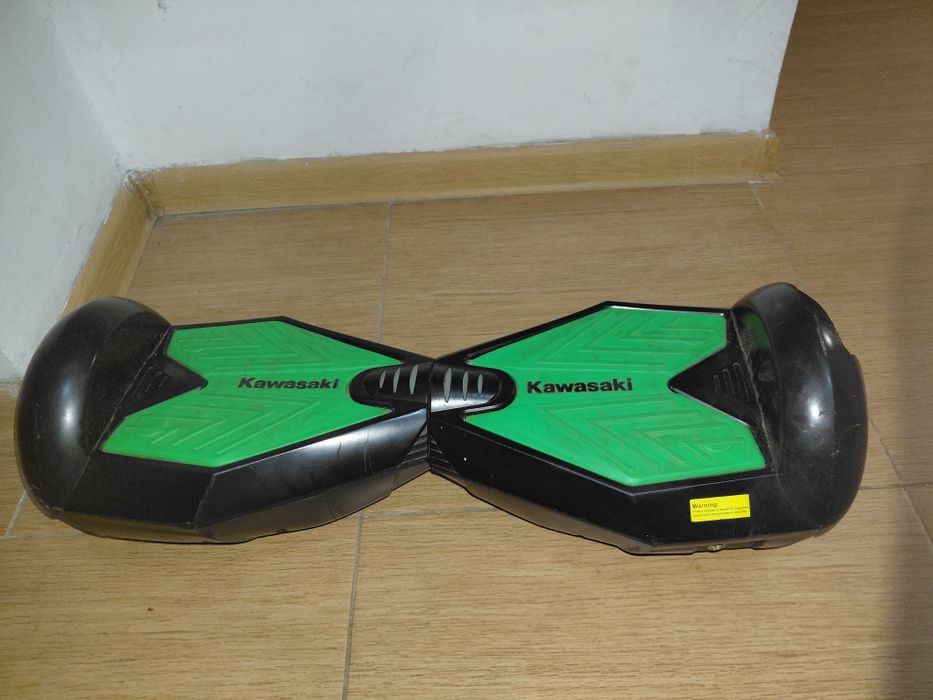 Vând hoverboard Kawasaki