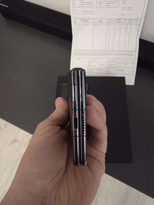 Vând Honor Magic V2