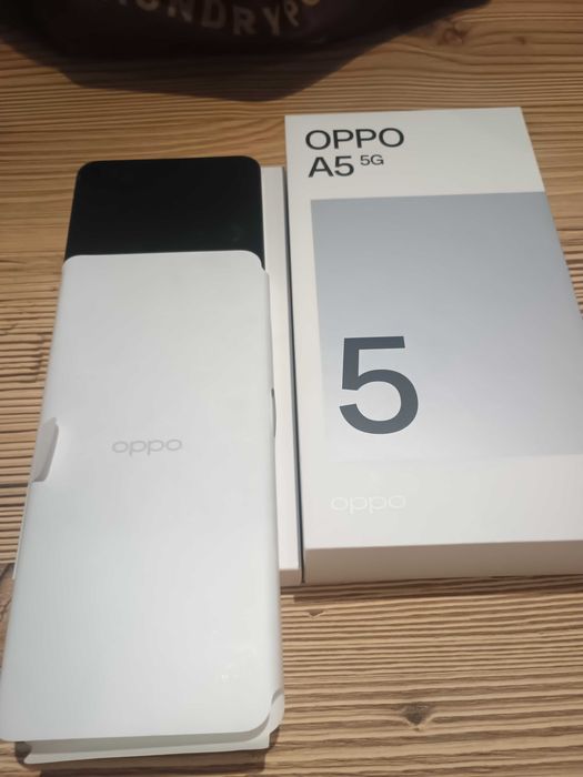 Телефон OPPO A5 чисто нов