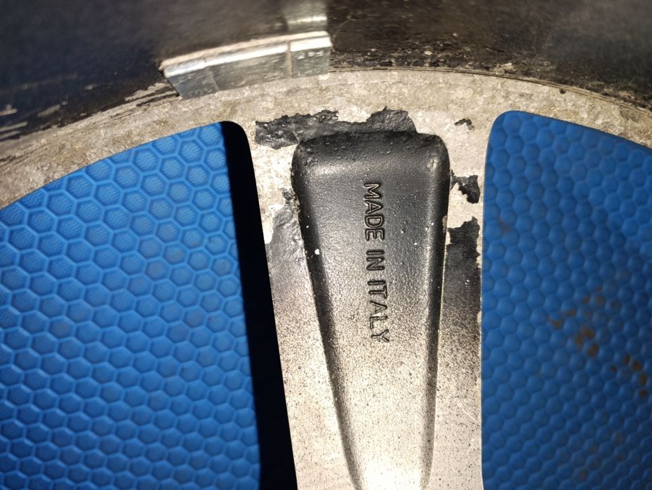 Диски на 22 таурег