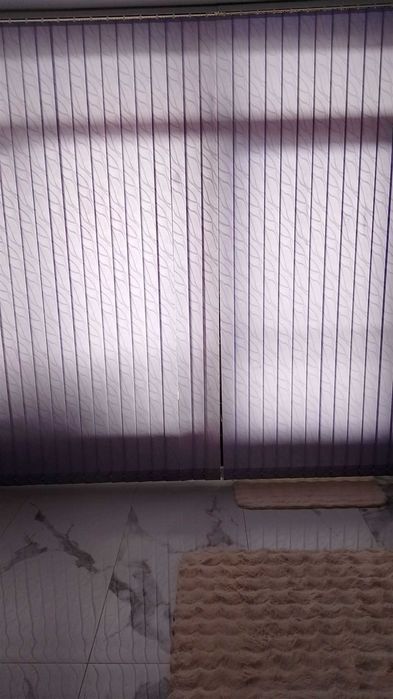 Вертикални вътрешни щори