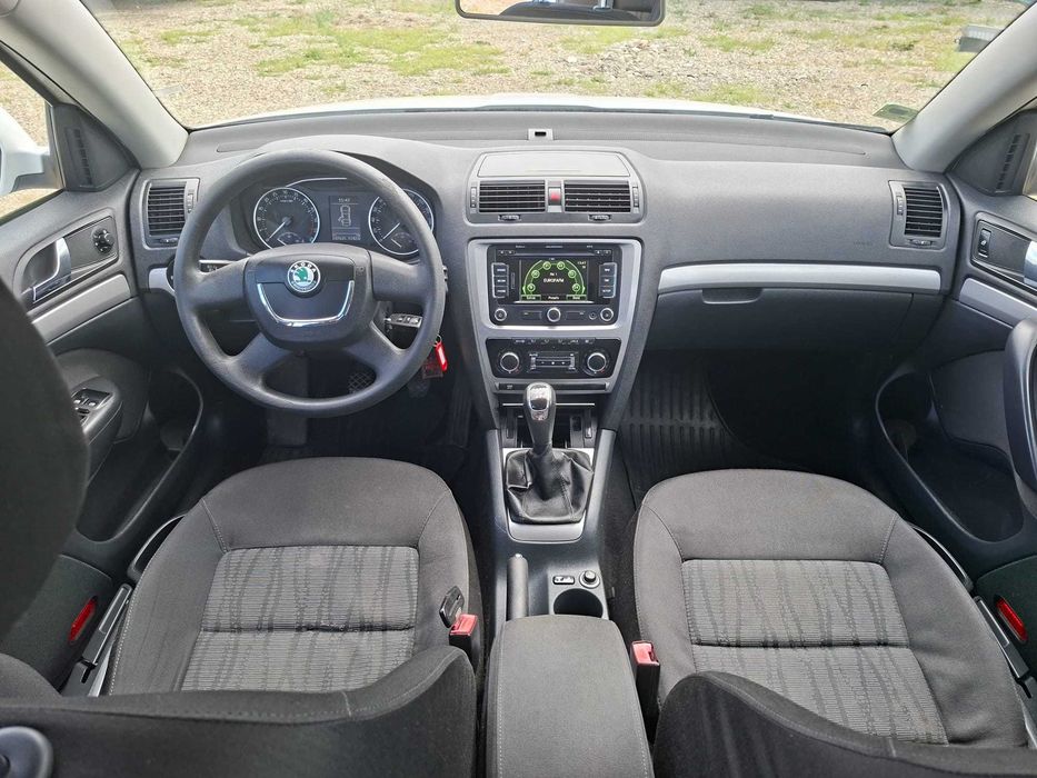SKODA Octavia 2012 — imagine 2