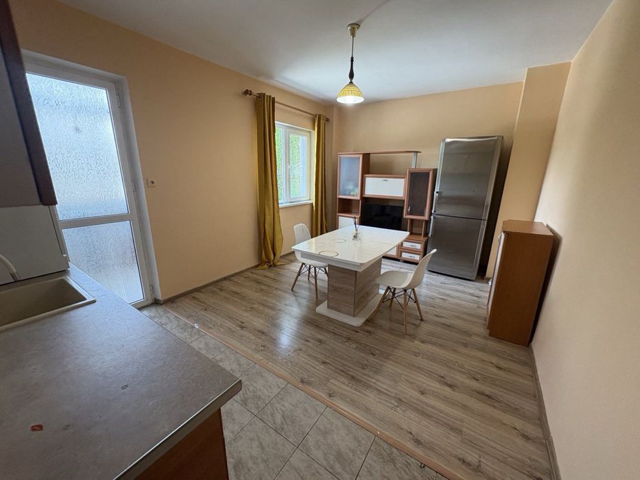 Продава се Тристаен апартамент в Пловдив, Тракия - 94 кв.м за 841 €/кв.м - Снимка #2