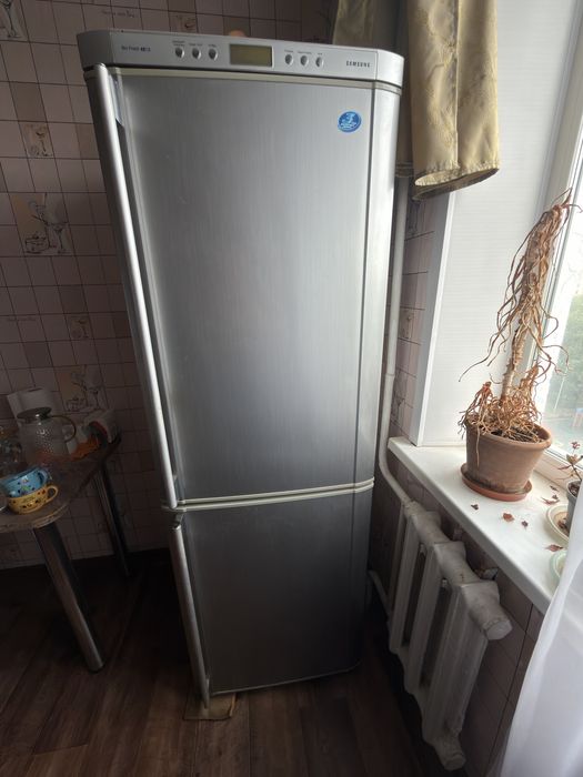 Продам холодильник в нормальном состоянии