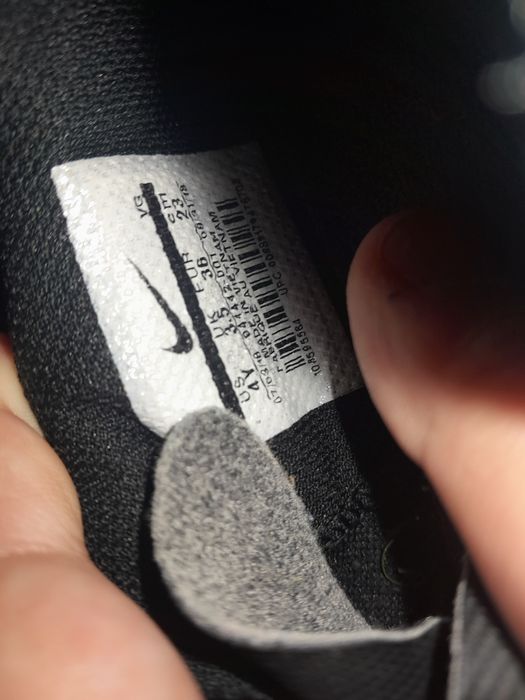 Бутонки на Nike за мач