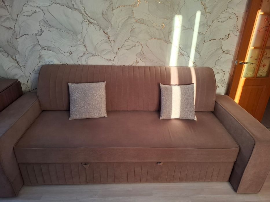 Продам новый диван. Цена 140 тыс.