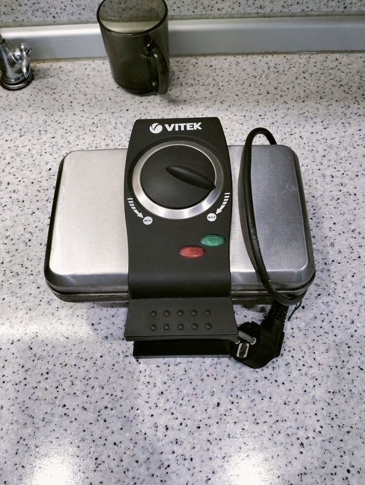 Вафельница Vitek