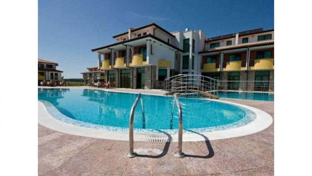 Дава се под наем Двустаен апартамент в Царево - 60 кв.м за 59900 € - Снимка #2